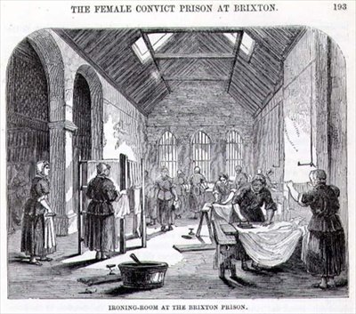 Žehlicí místnost ve věznici Brixton, z filmu The Criminal Prisons of London and Scenes of Prison Life od Henryho Mayhewa (1812-87) a Johna Binnyho od English School