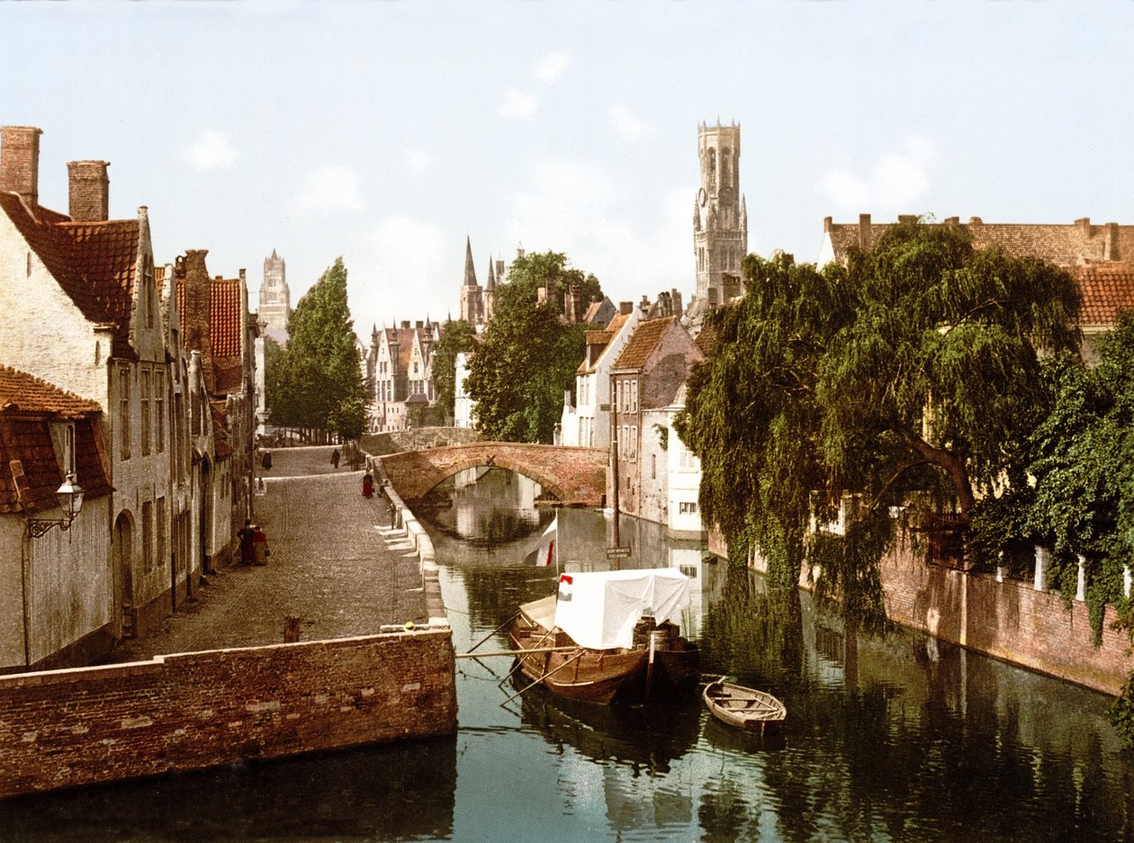The Green Quay, Bruggy (ručně kolorovaná fotografie) od English School