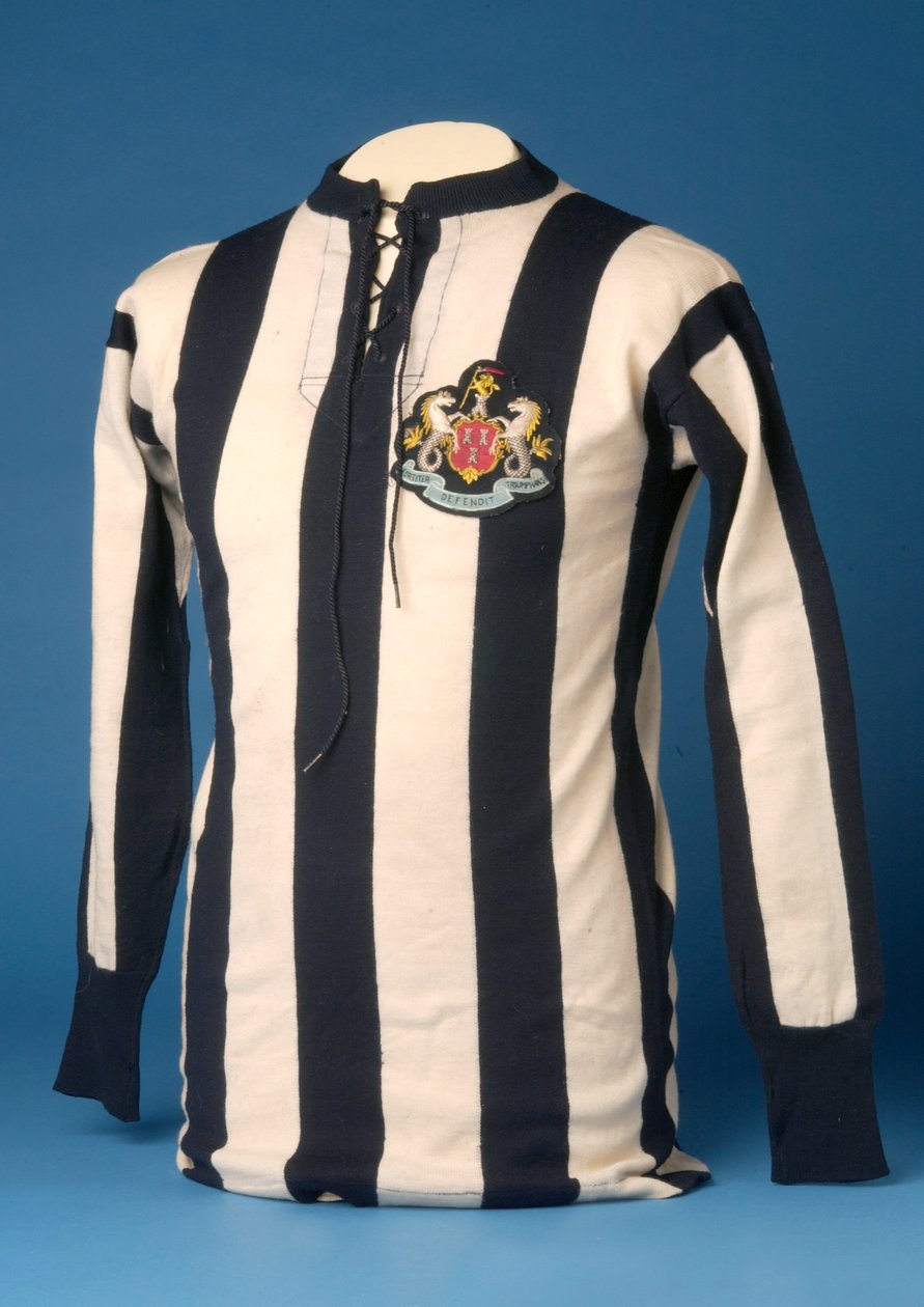 Dres Newcastlu United z finále FA World Cup 1911, 1911 (bavlna) od English School