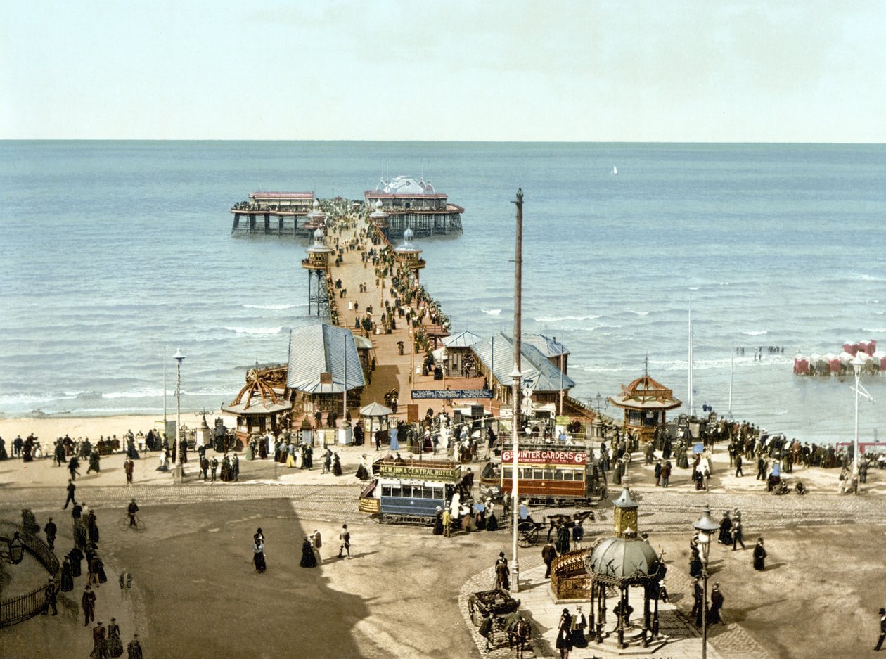 North Pier, Blackpool (ručně kolorovaná fotografie) od English School