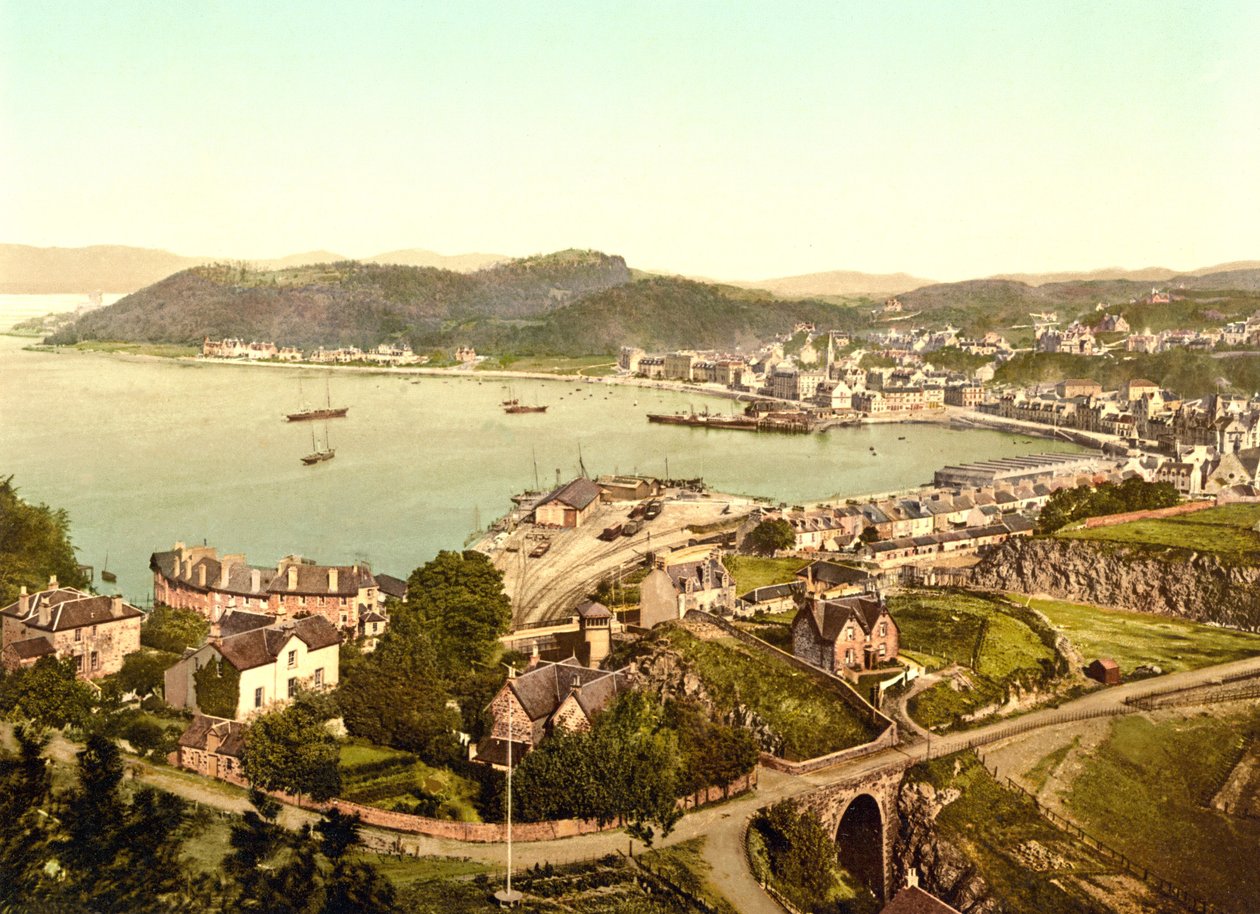 Oban (ručně kolorovaná fotografie) od English School