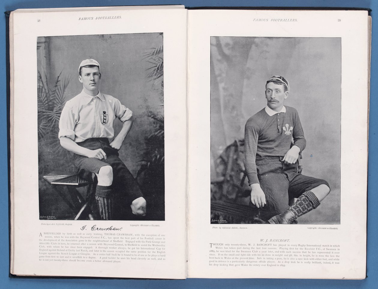 Stránka z Famous Footballers 1895-96, s Thomasem Crawshawem a Williamem Bancroftem, 1896 od English School
