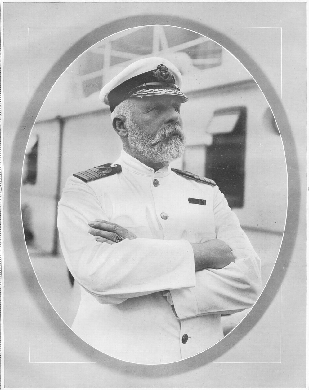 Portrét a pocta veliteli Edwardu J. Smithovi, kapitánovi lodi White Star Liner RMS Titanic, z 