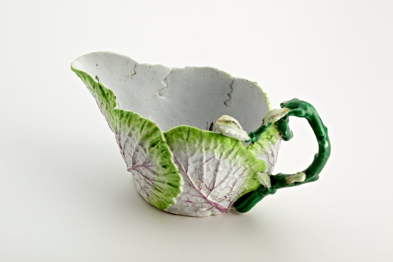 Staffordshire omáčka vyrobená z lisovaných listů a držadla větvičky, c. 1749-60 (porcelán) od English School