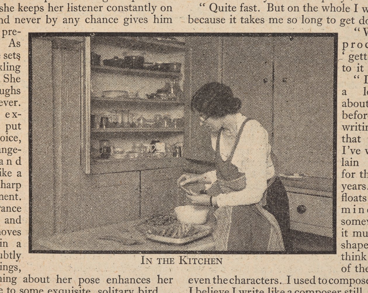 Sylvia v kuchyni na 113 Inverness Terrace, v Louise Morganové „Sylvia Townsend Warner: Spisovatelka, která nedodržuje žádné z pravidel“, Everyman New Series 4 od English School