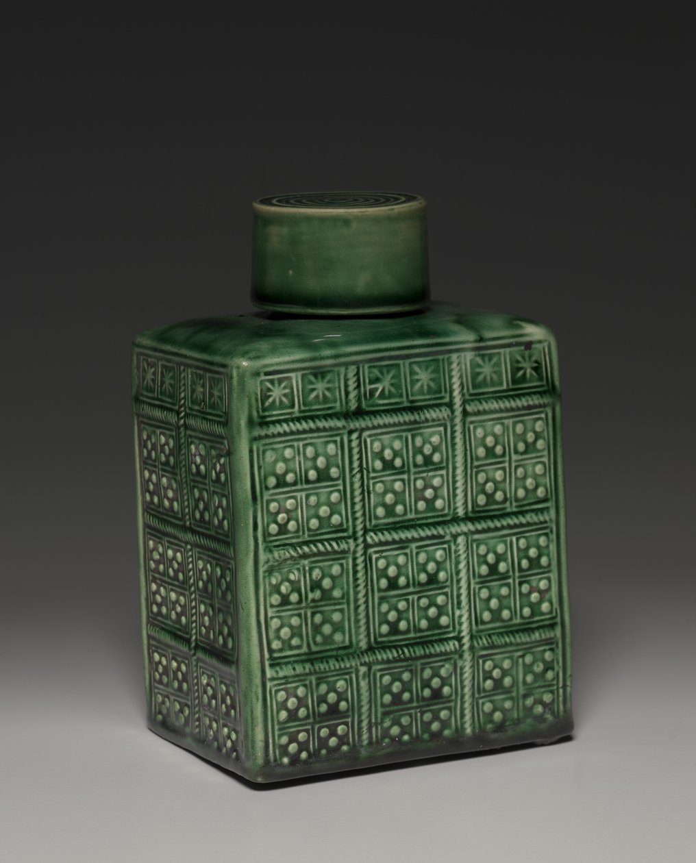 Čajový box s víkem, Staffordshire Factory, kolem 1750-1800 od English School
