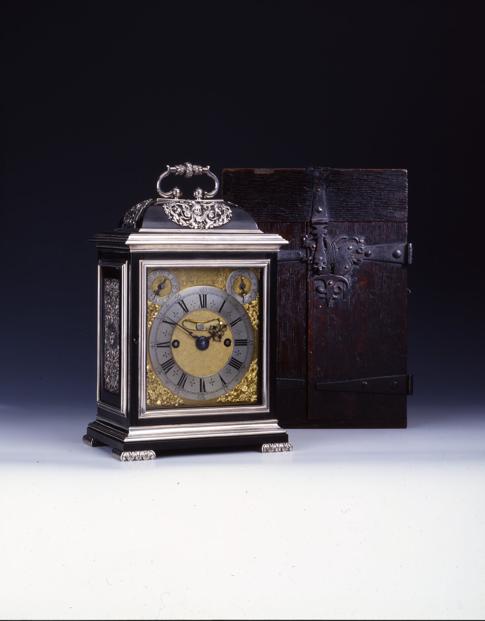 The Barnard Tompion, Tompion and Banger, London, No. 460, marking bracket clock, c.1708 (eben & silver) (viz také 745882-88) od English School