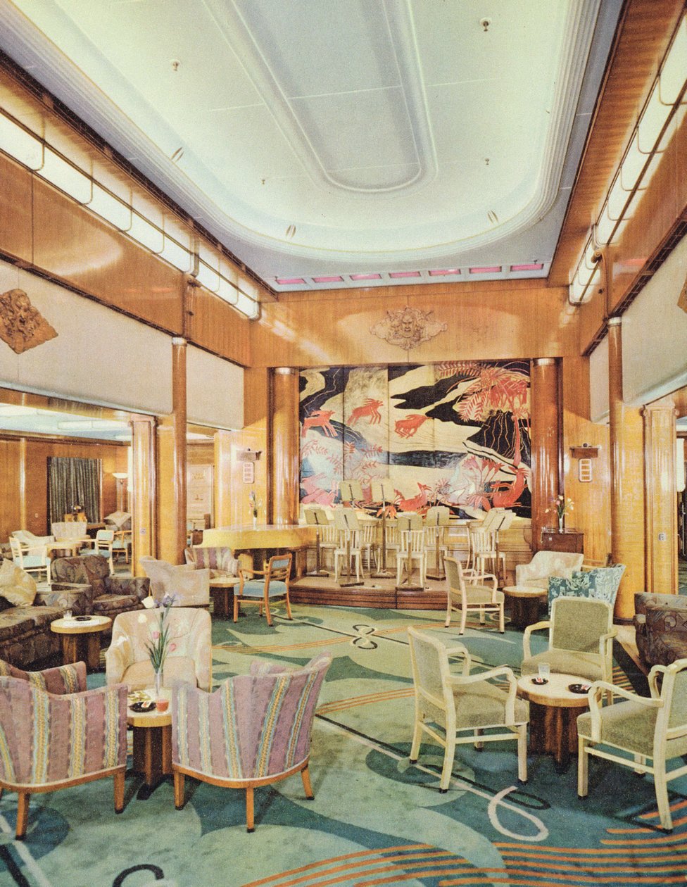 Velký sál na palubě RMS Mauretania od English School