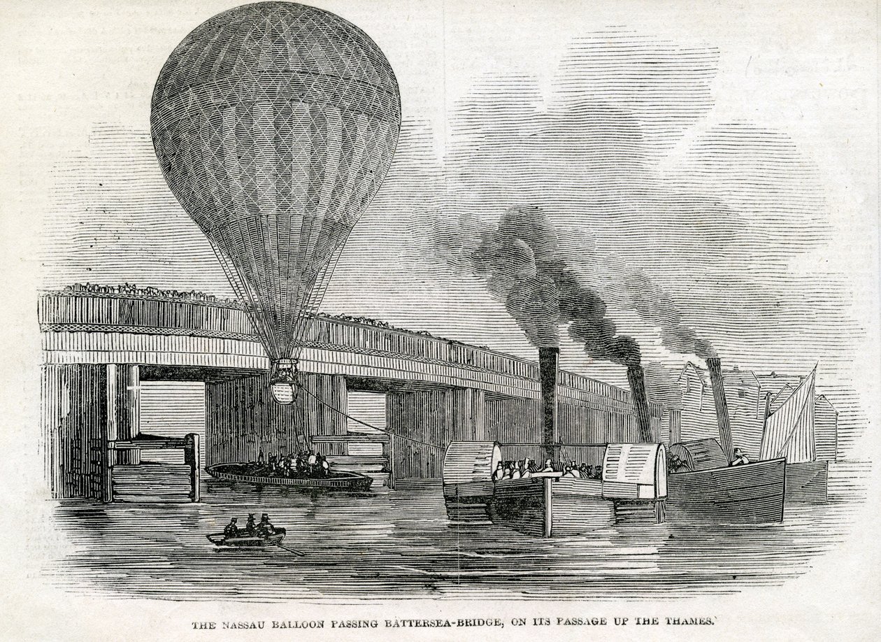 Balón z Nassau míjející Battersea Bridge od English School