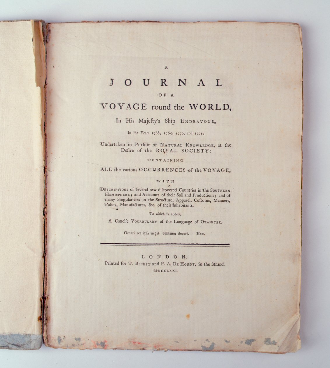 Titulní strana Deníku z cesty kolem světa na lodi Jeho Veličenstva Endeavour v letech 1768, 1779, 1770 a 1771, vydaného v Londýně, 1771 (tisk) od English School