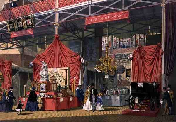 Pohled na stojan hudebních nástrojů Klier and Sons v severoněmecké části Velké výstavy z roku 1851 z Dickinsonových komplexních obrázků (barevné lito) od English School