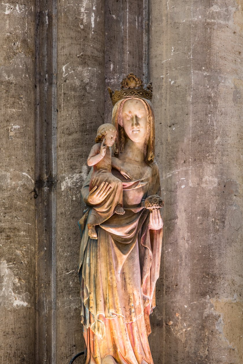 Panna Marie s dítětem známá jako Notre-Dame de la Nef.14. století (Alabastr) od English School