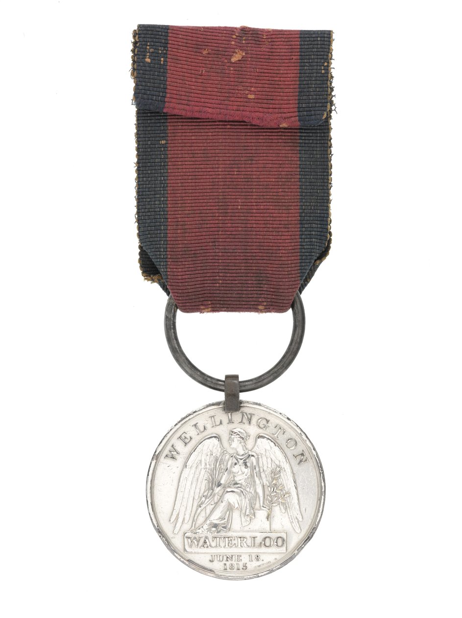 Waterloo Medal, jedna ze dvou medailí udělených chirurgovi Williamu Jonesovi od English School