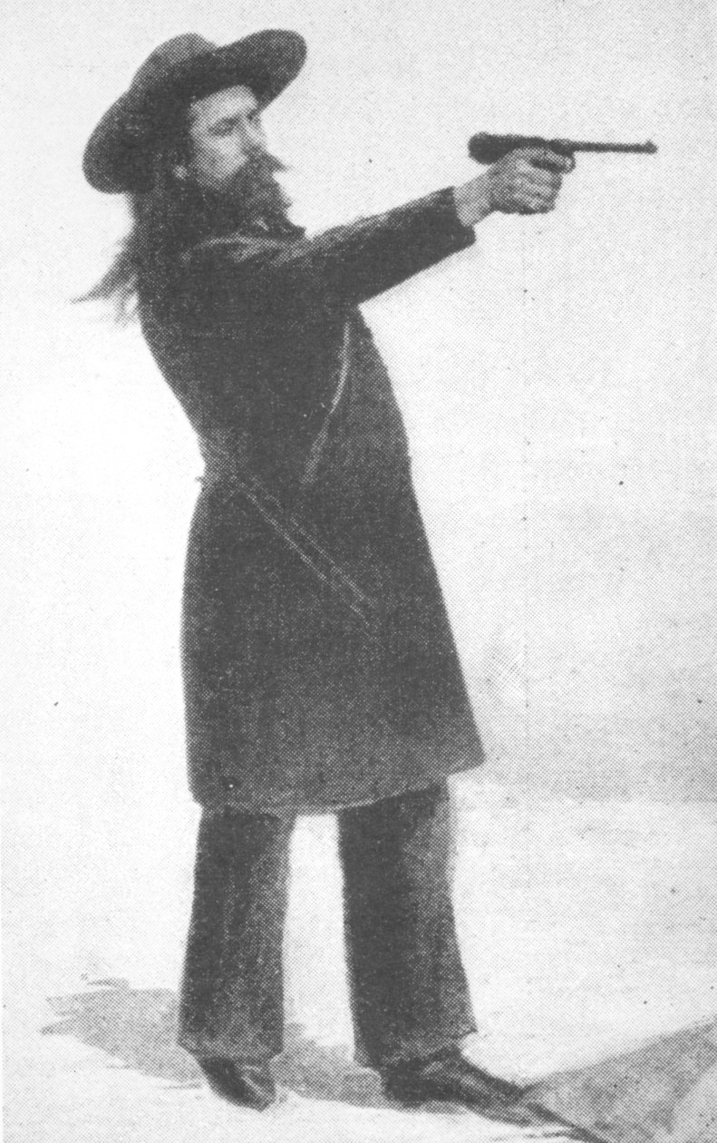 William F. Cody (Buffalo Bill) se svou novou zbraní od English School