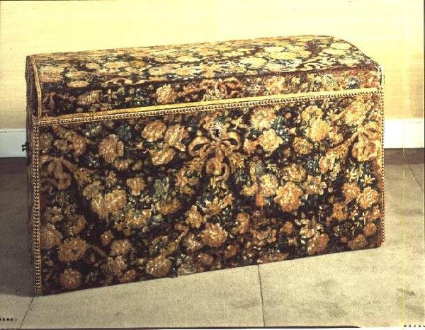 Truhla Jindřicha III., vyšívaná, 1590 (textil) od English School English School