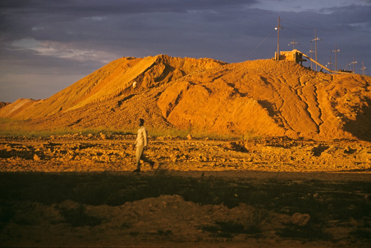 Cínový důl na náhorní plošině Jos, Nigérie, Afrika od Erich Lessing