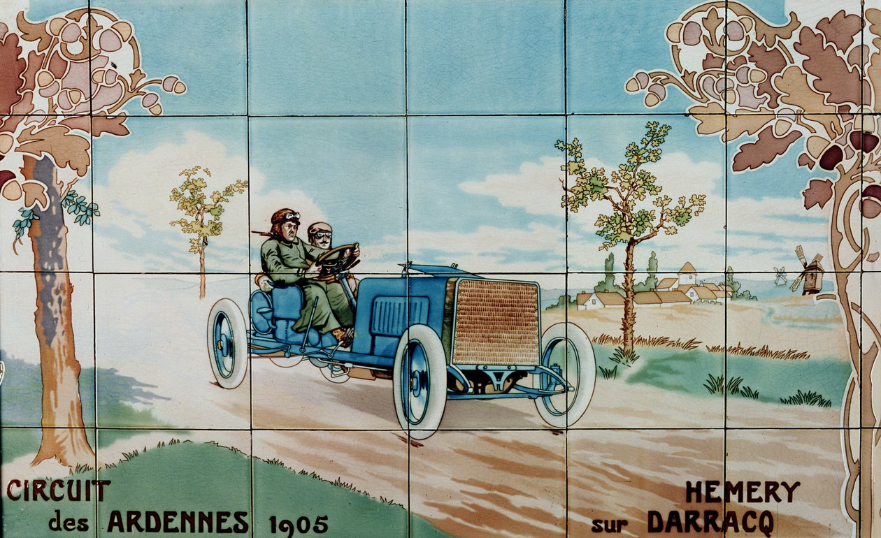 Hemery za volantem vozu Darracq na závodě Circuit des Ardennes v roce 1905: keramické dlaždice vyrobené firmou Gilardoni Fils et Cie v Paříži, podle kresby Ernesta Montauta (1878-1909) od Ernest Montaut