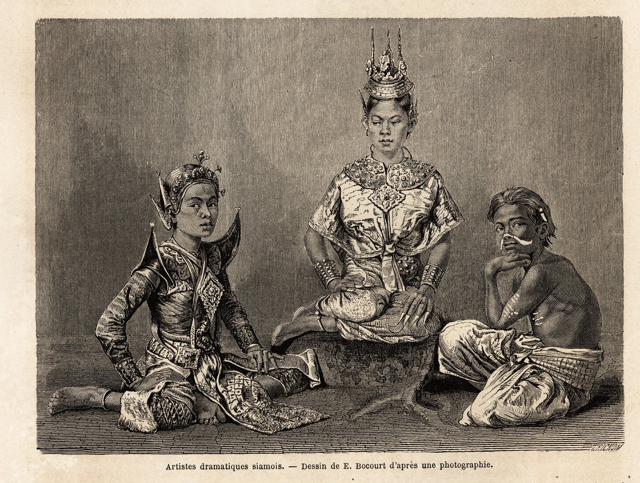Siamští dramatici, kresba E. Bocoura, k ilustraci cesty Henriho Mouhota do království Siam, Kambodža a Laos v letech 1858 až 1861. Rytina v „“Le tour du monde“, editoval Edouard Charton od Etienne Gabriel Bocourt