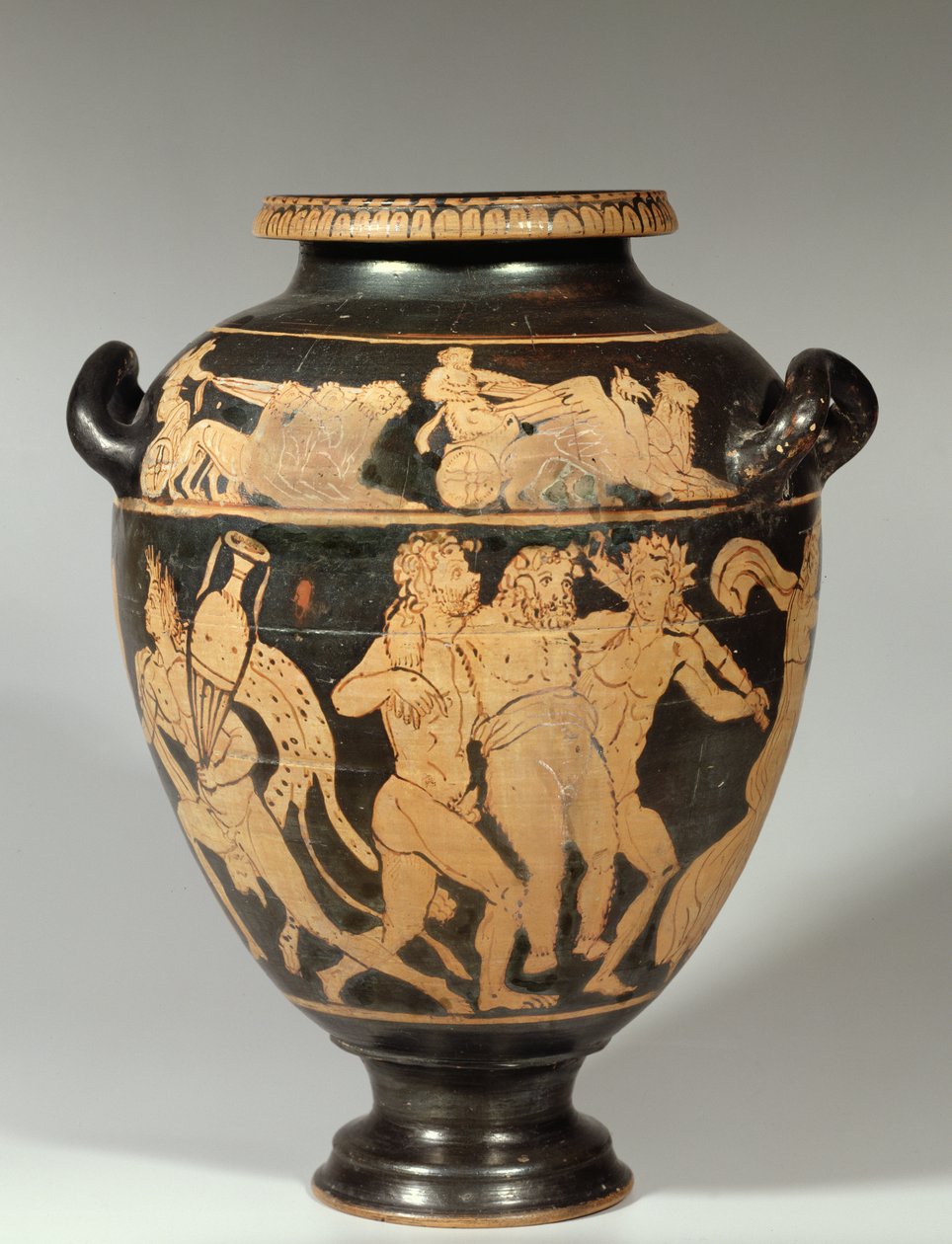 Stamnos, dionýská scéna, etruské období s červenou postavou, 4. století př. n. l. (keramika) od Etruscan