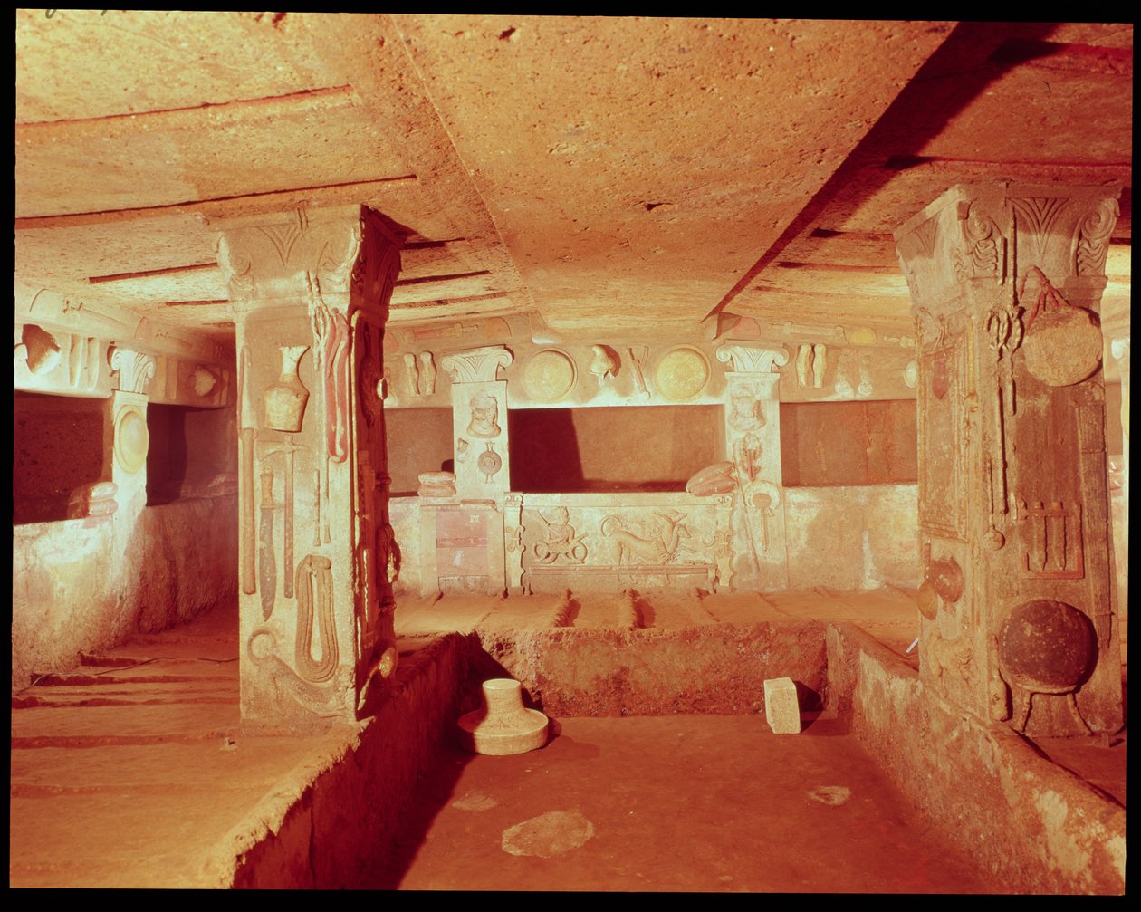 Pohled do interiéru hrobky, nekropole Banditaccia od Etruscan