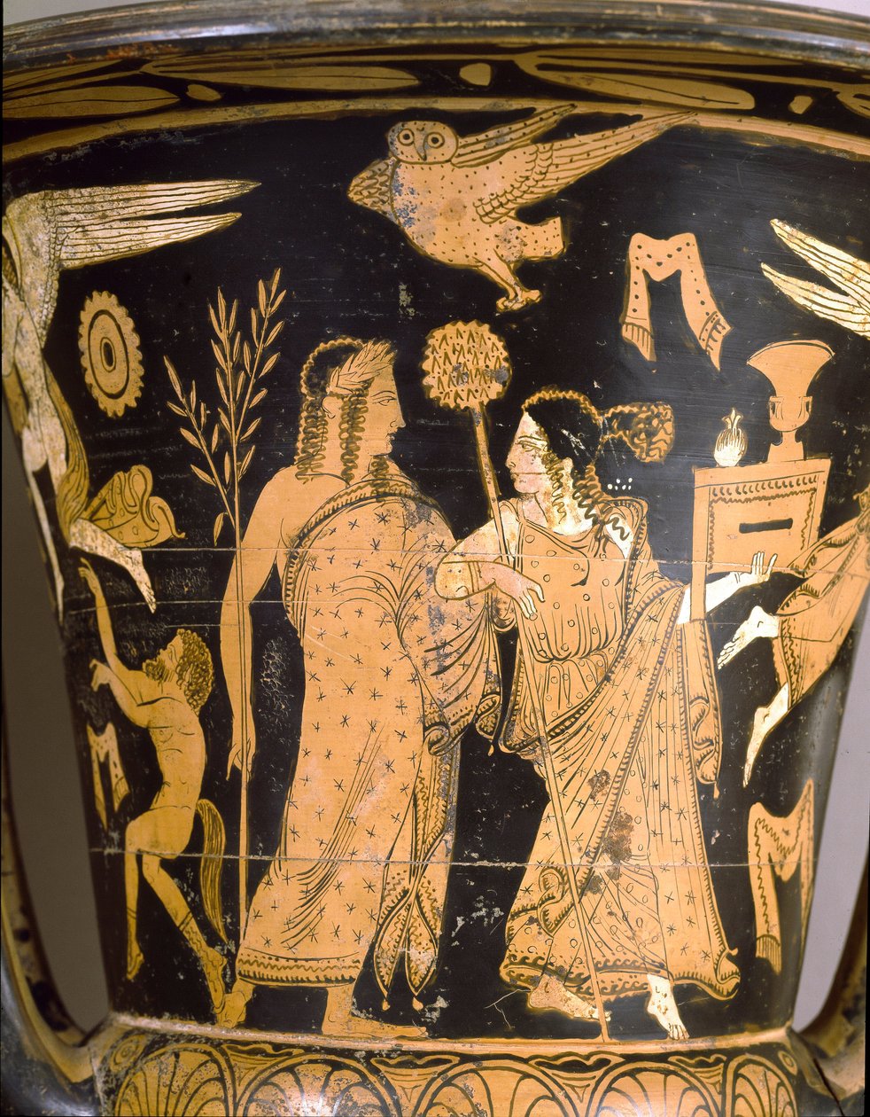 Starověký etrusque: zvonový kráter představující zničení Tróje: detail představující Dionysos a Ariane. Z Falerii Veteres (Civita Castellana). 350-300 před naším letopočtem. Řím, Národní muzeum Villa Giulia od Etruscan