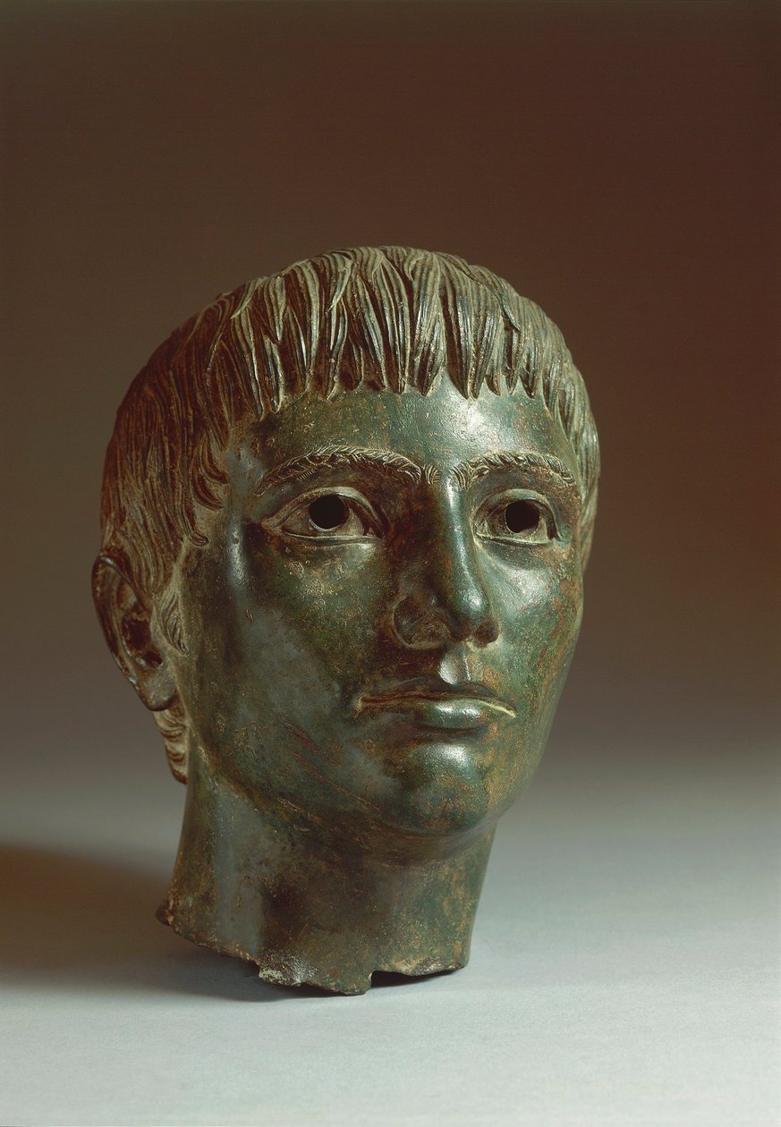 Bronzová hlava mladíka, asi 330 př. od Etruscan