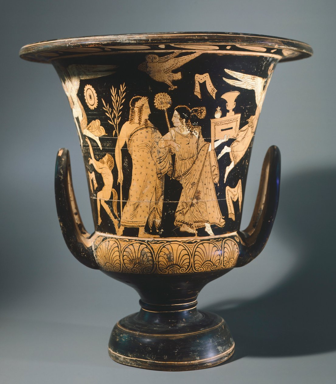 Calyx-krater (velká váza) od malíře z Nazzana. Červenofigurová keramika. Etruská civilizace, 4. století před naším letopočtem. od Etruscan