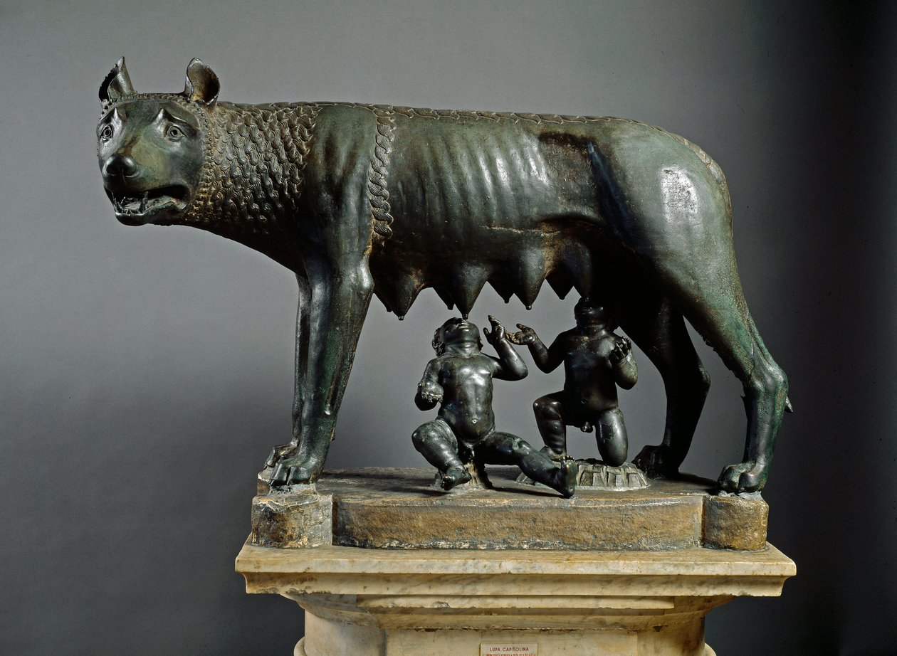 Kapitolský vlk, socha etruského původu z roku 500 př. n. l. (bronz) od Etruscan