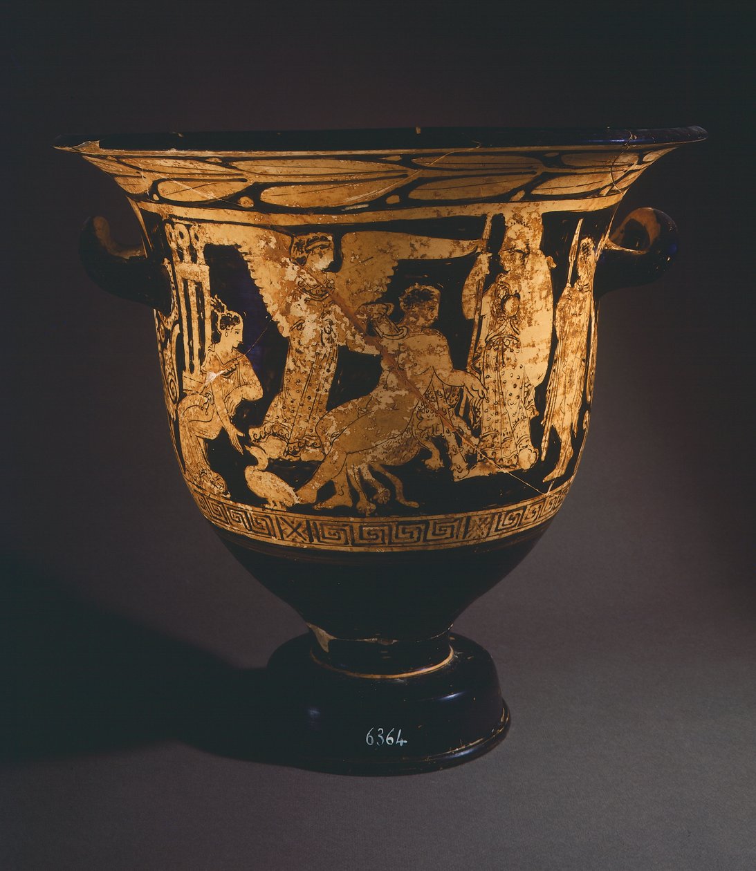 Krater (velká váza) od malíře Nepi. Červenofigurová keramika z Corchiano (Lazio). Etruská civilizace, 4. století před naším letopočtem. od Etruscan