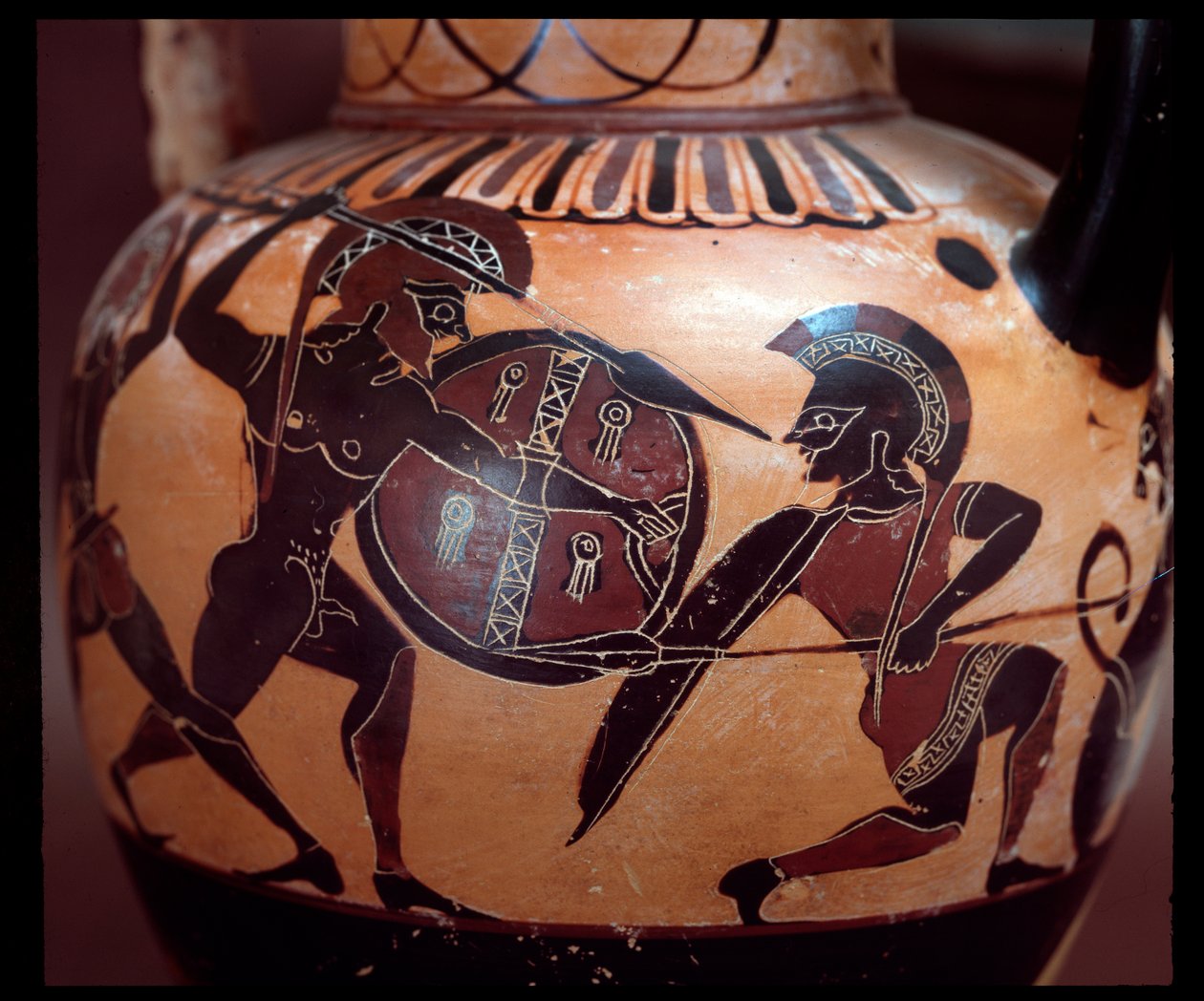 Terakotová amfora s vyobrazením souboje dvou vojáků, 520-500 př.nl od Etruscan