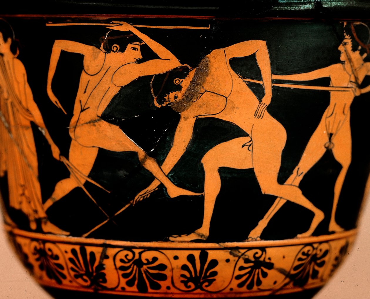 Etruské umění: pyxis zdobí scénu palestra, sportovci trénují hod oštěpem z Cerveteri. Řím, Museo di Villa Giulia od Etruscan Etruscan