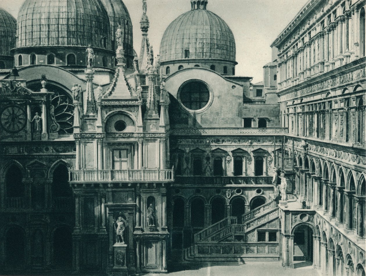 Nádvoří Dóžecího paláce, Benátky, Itálie, 1927 od Eugen Poppel