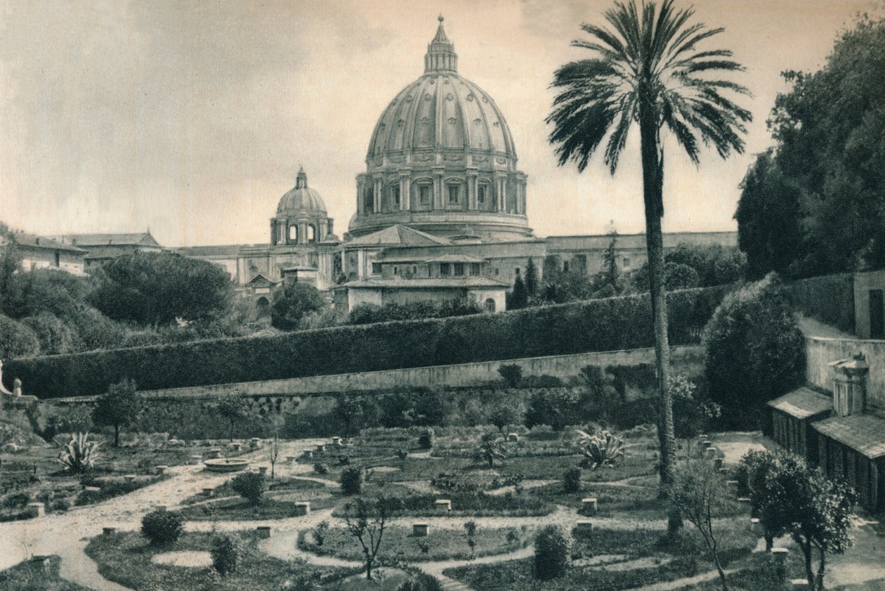 Vatikánské zahrady a kupole baziliky svatého Petra, Řím, Itálie, 1927 od Eugen Poppel