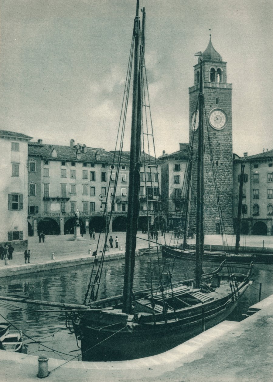 Přístav a Torre Apponale, Riva del Garda, Itálie, 1927 od Eugen Poppel