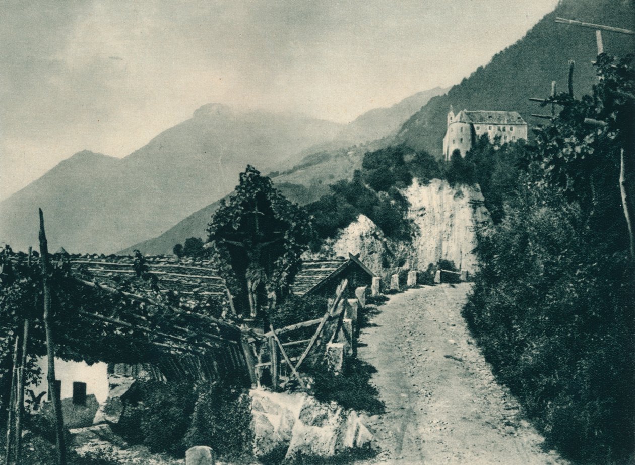 Krajina s tyrolským hradem, Merano, Jižní Tyrolsko, Itálie, 1927 od Eugen Poppel
