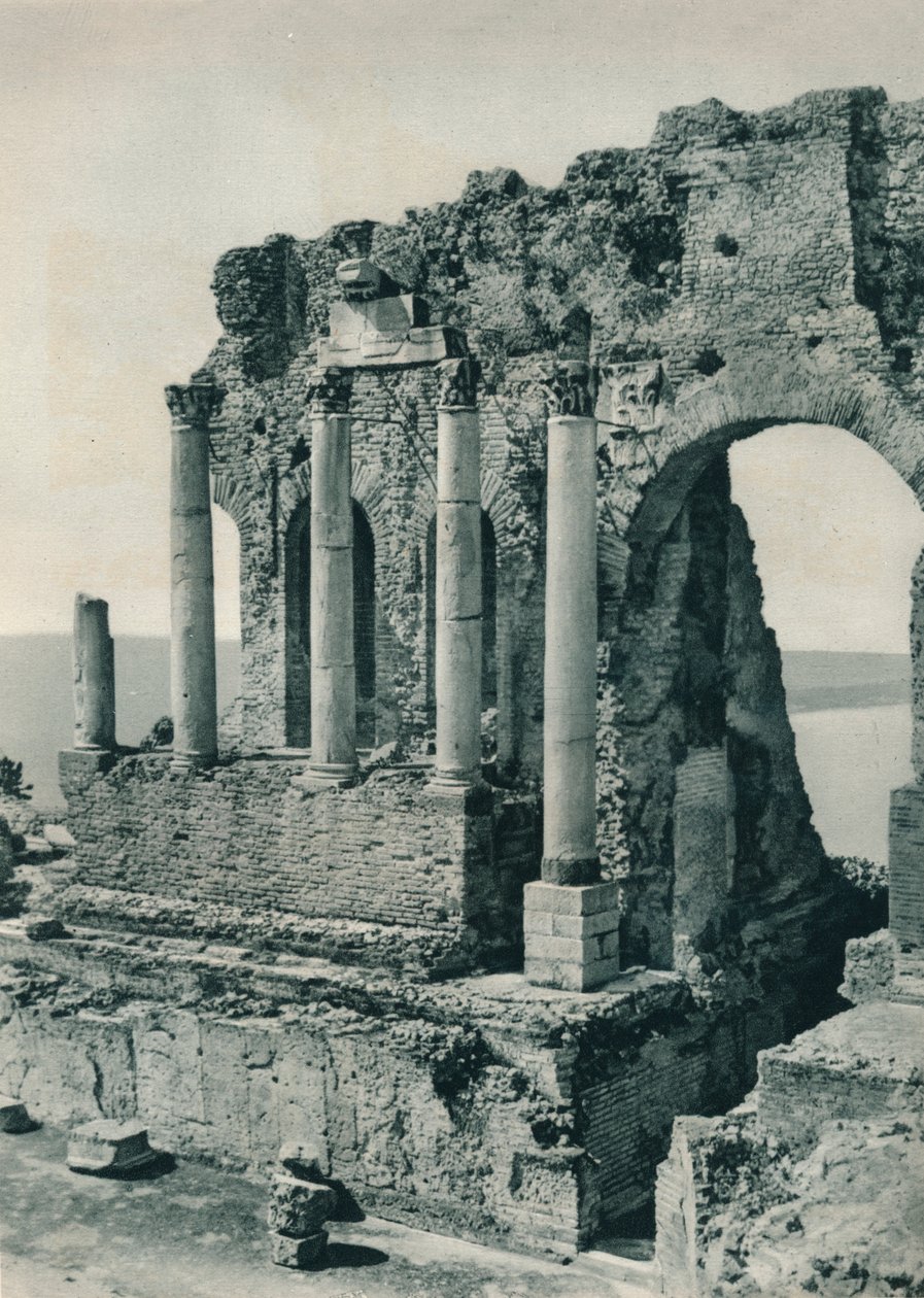 Část řeckého divadla, Taormina, Sicílie, 1927 od Eugen Poppel
