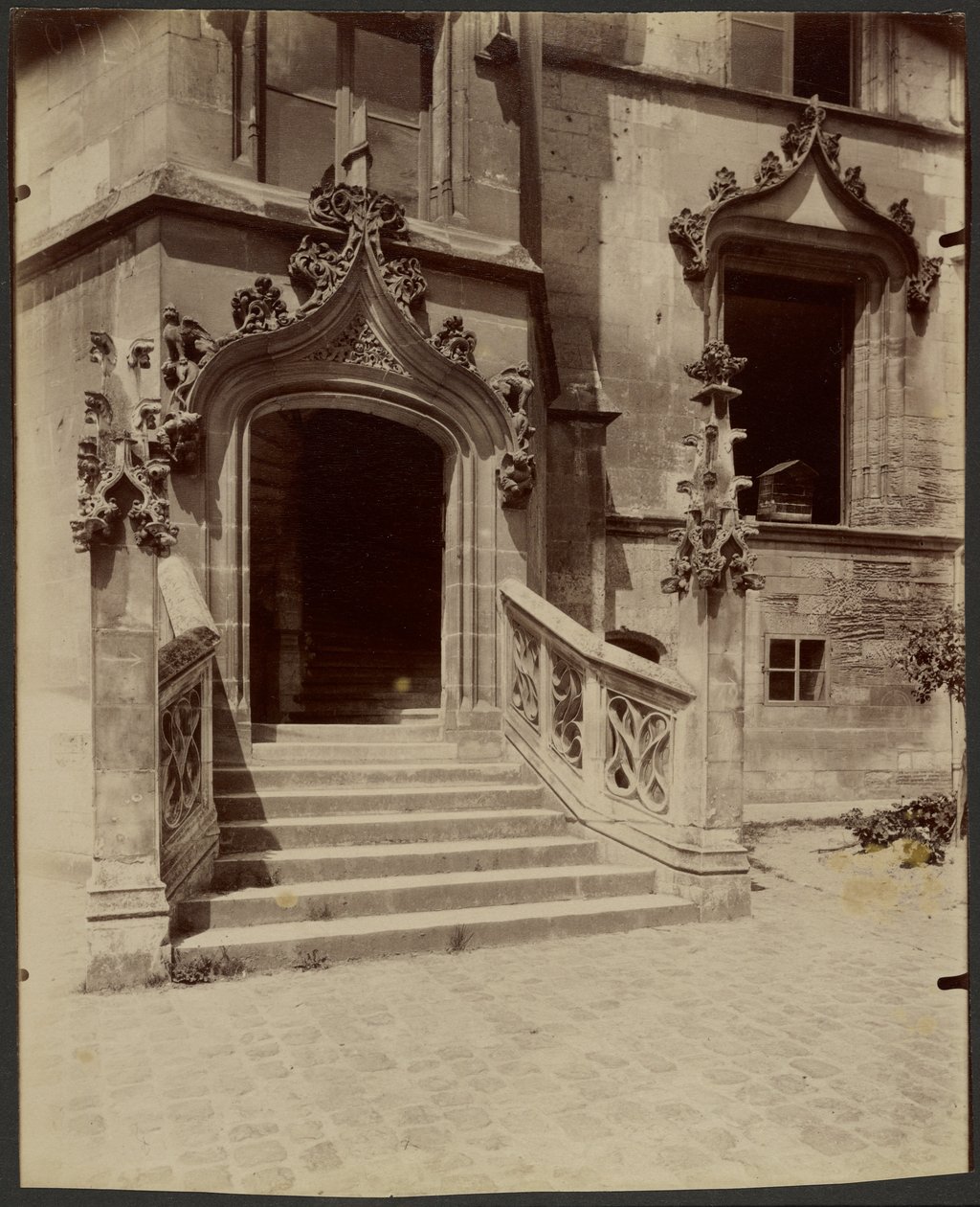 Beauvais, bývalý justiční palác od Eugène Atget