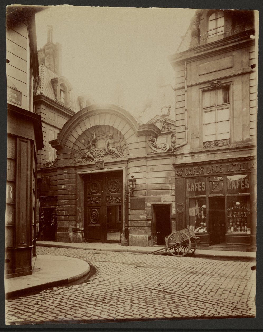 Vchod do soukromého paláce, Rue Vieille du Temple 47 od Eugène Atget