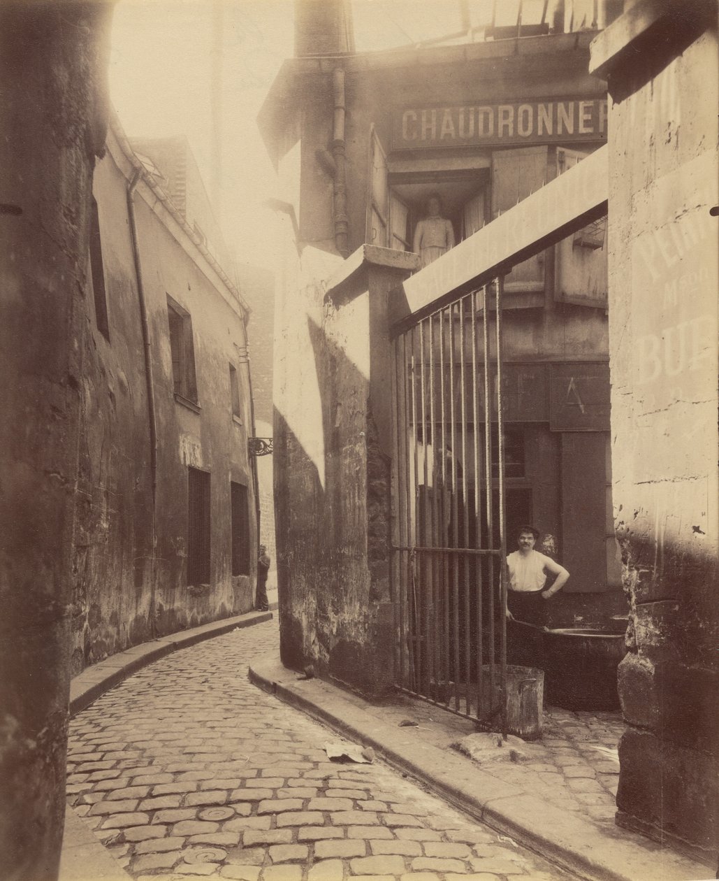Vchod do Passage de la Réunion, Rue du Maure 1 a 3, 3. obvod od Eugène Atget