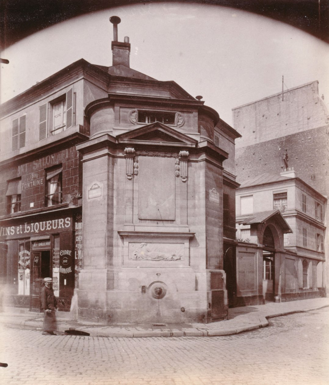 Fontaine des Haudriettes, roh rue des Archives a rue des Haudriettes, 3. arrondissement, Paříž (černobílá fotografie) od Eugène Atget