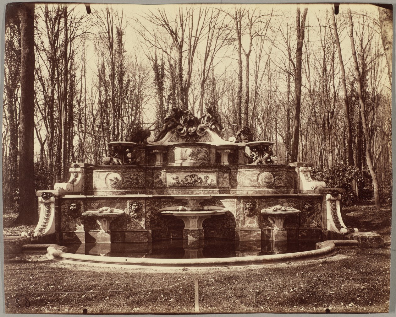 Velký Trianon, Mansartův příborník od Eugène Atget