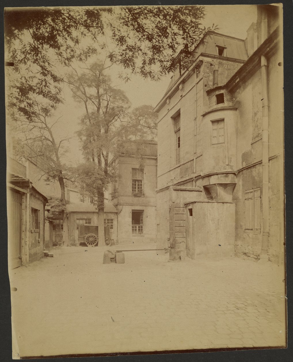 Hôtel Lavalière, Rue Saint-Jacques od Eugène Atget