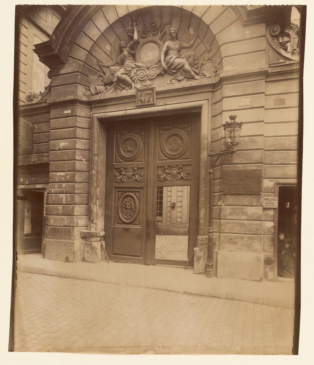 Hôtel des Ambassadeurs de Hollande, 47 rue Vieille-du-Temple od Eugène Atget