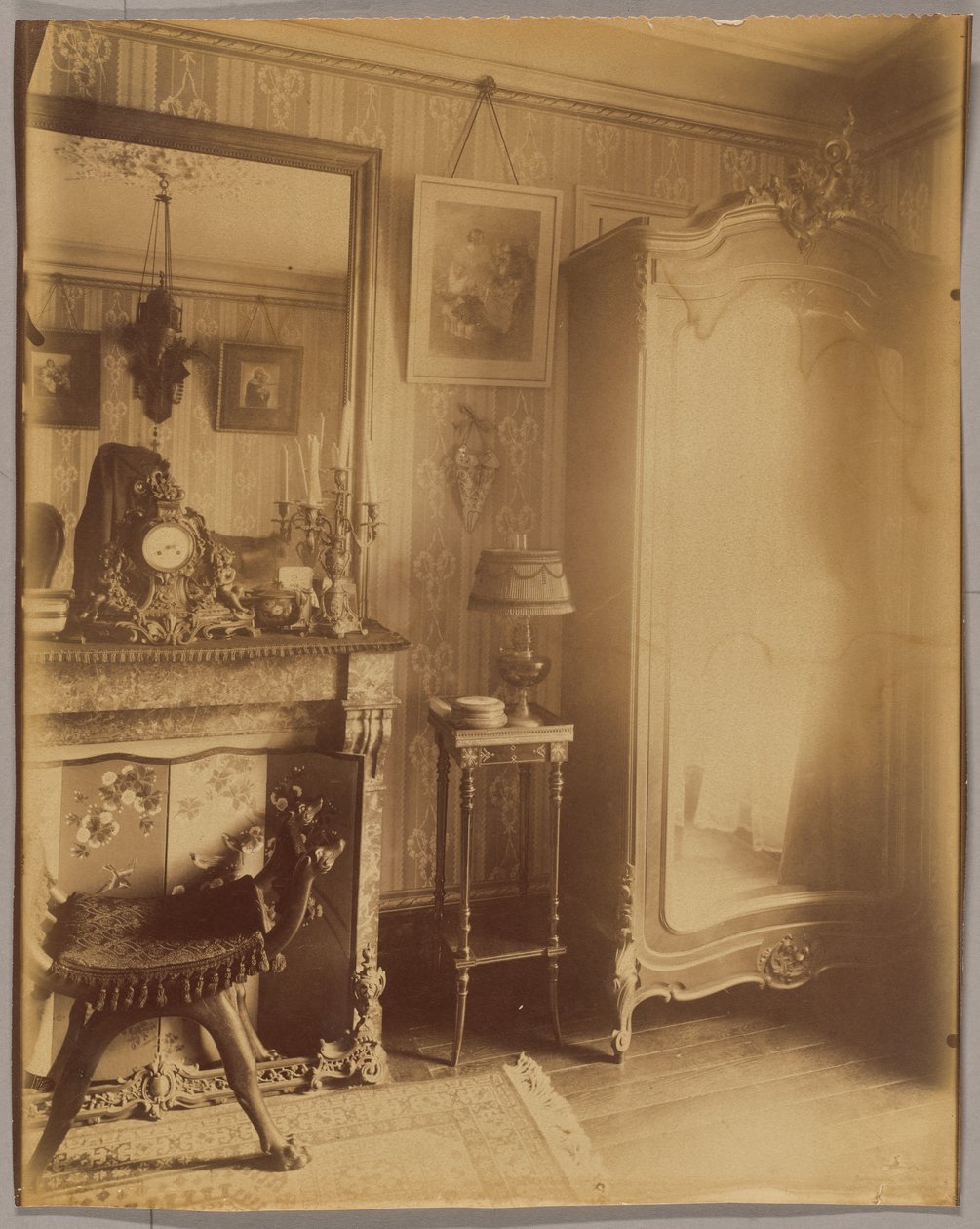 Innenraum von Frau D., kleine Rentnerin, Boulevard du Port-Royal od Eugène Atget