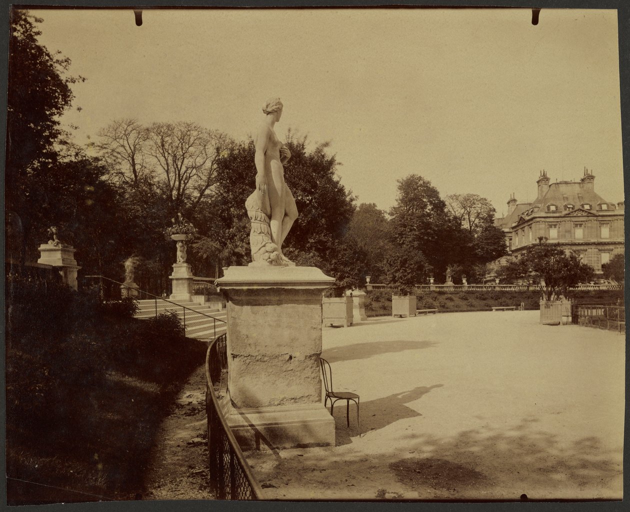 Lucemburská zahrada od Eugène Atget