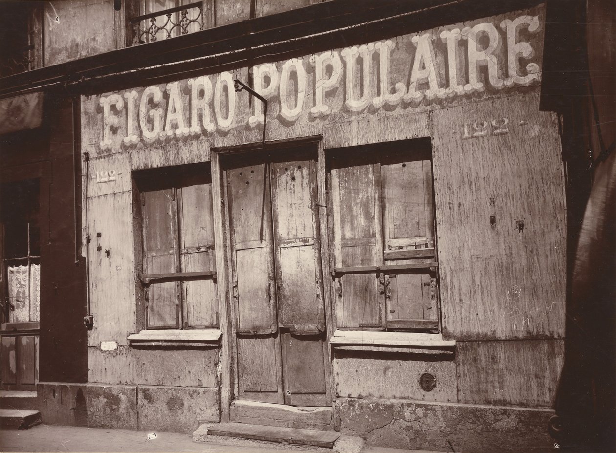 Le Figaro populaire, 122 Boulevard de la Villette (průčelí holičství, 122 Boulevard de la Villette) od Eugène Atget