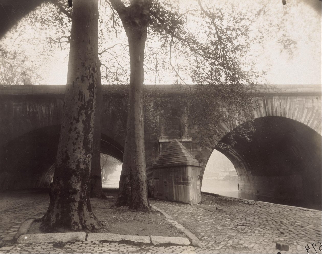 Most Marie od Eugène Atget