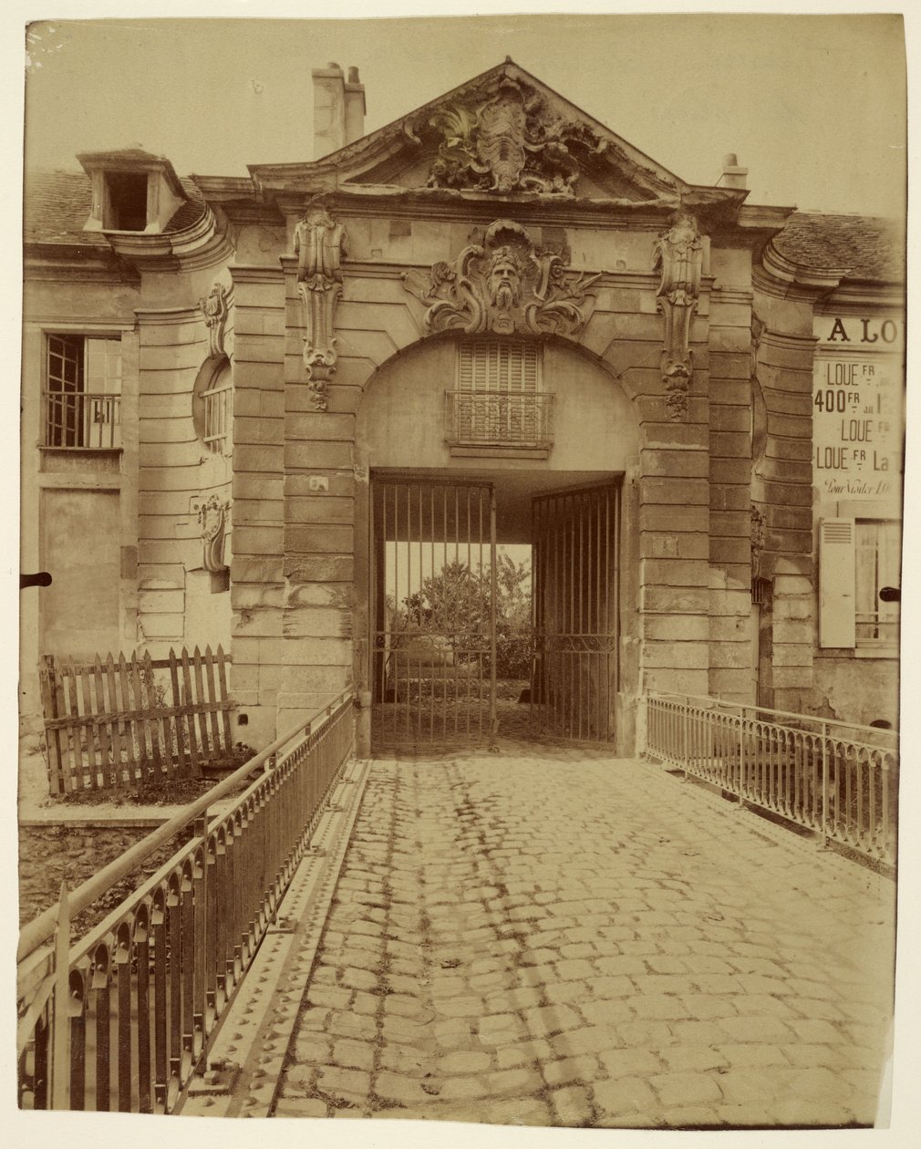 Stains, bývalé pied-à-terre vévodů z Orléans od Eugène Atget