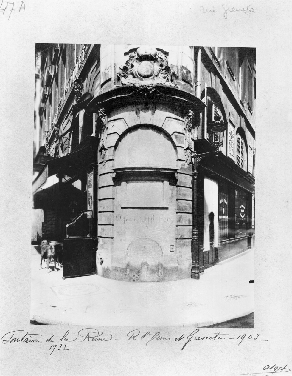 Fontaine de la Reine, rue Saint-Denis, Paříž, 1903 od Eugène Atget