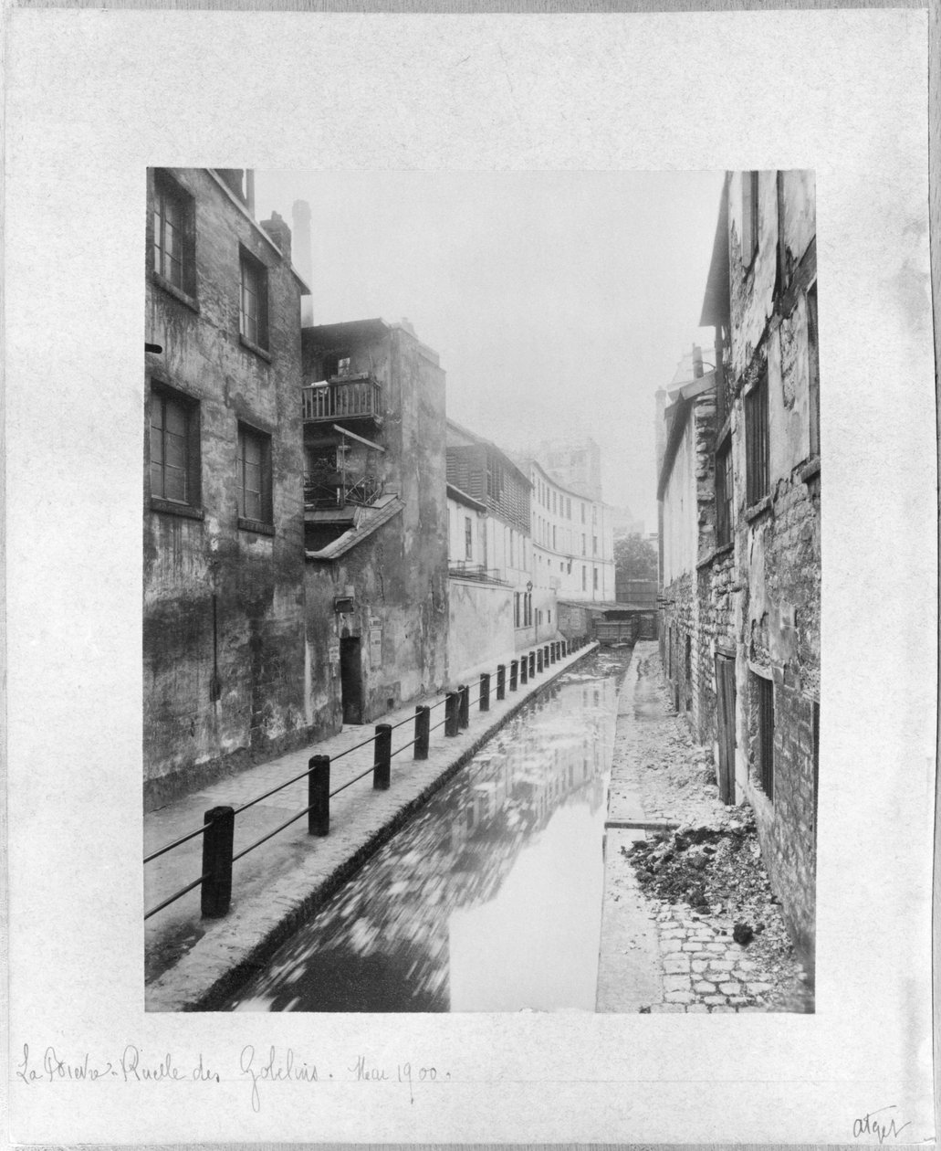 Bievre, Ruelle des Gobelins, Paříž, květen 1900 od Eugène Atget